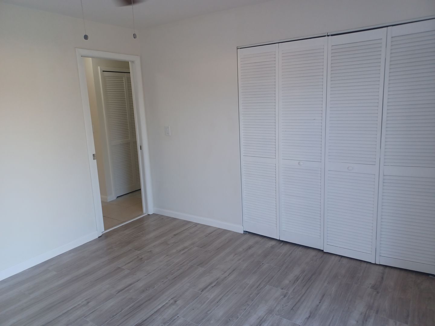 Building Photo - 3/2 Duplex w/ Garage.  Tenant occupied until 3/31/26.