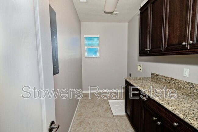 Building Photo - 630 Bond Ct