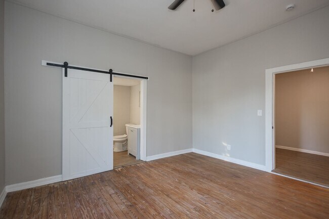 Building Photo - 731 Williams St