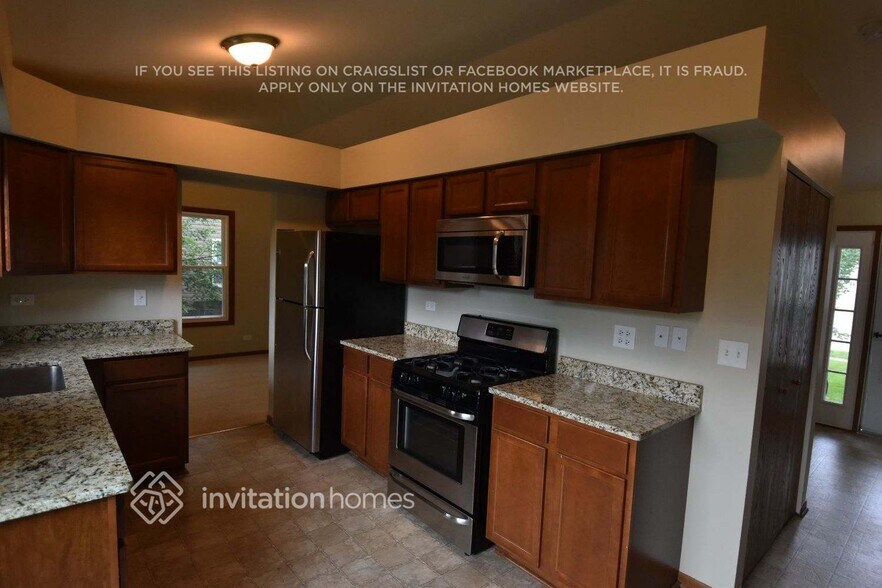 Building Photo - 961 Woodbridge Dr