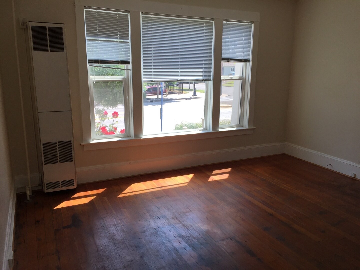 Building Photo - 8007-8015-8015 N Denver Ave