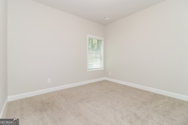 Building Photo - 677 Overlook Gln Dr