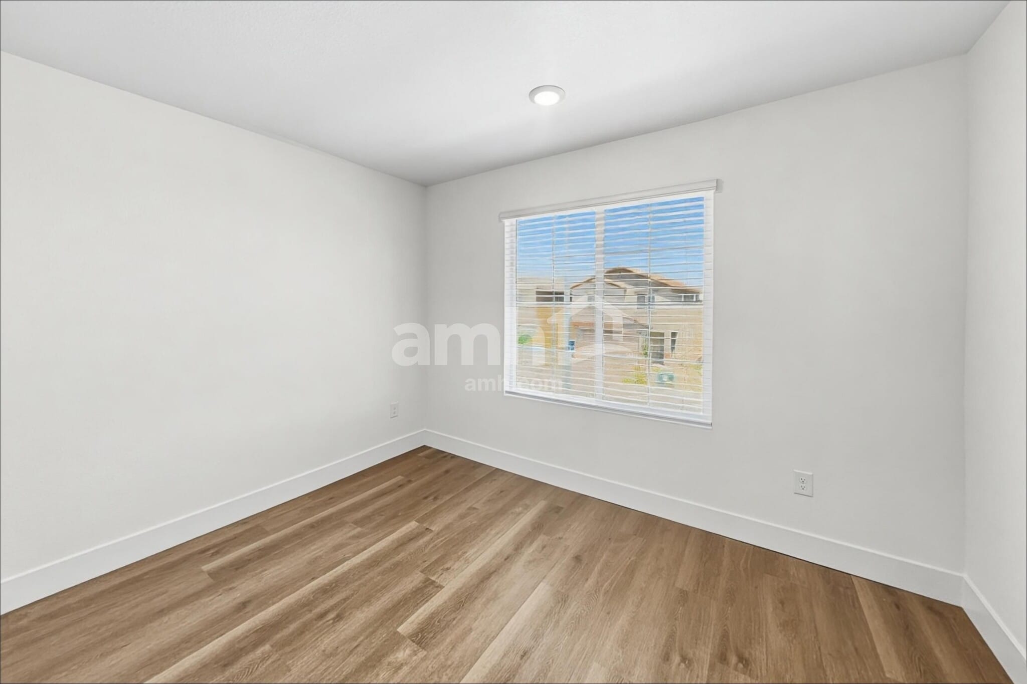 Building Photo - 9579 Marchmont Rd