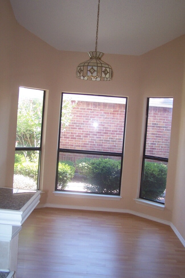 Building Photo - 6743 Poppy Dr