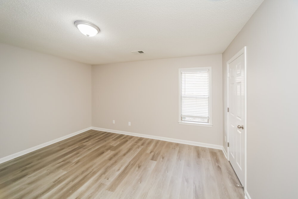 Building Photo - 10442 Sanford Dr