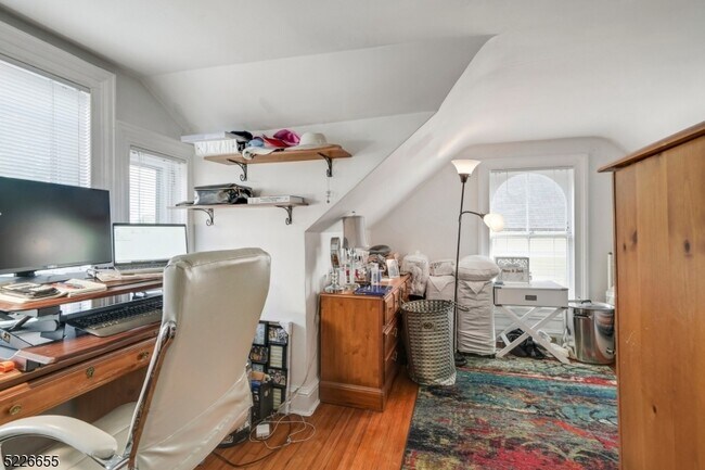 Building Photo - 94 Park St