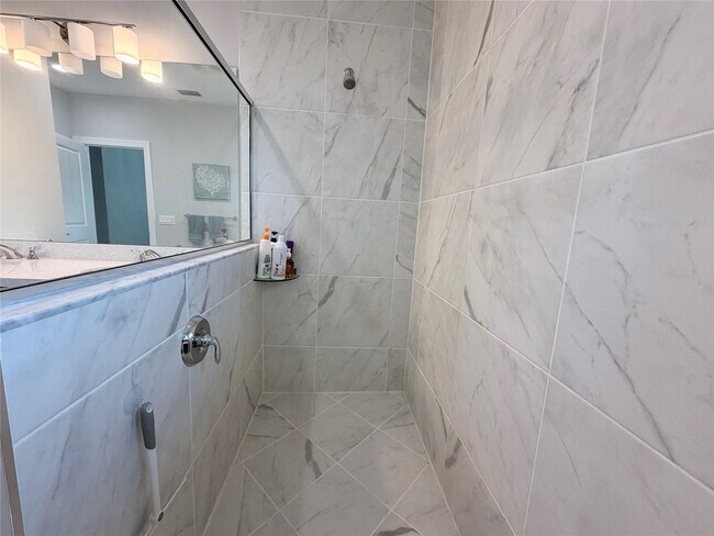 Building Photo - 556 Parsons Wy