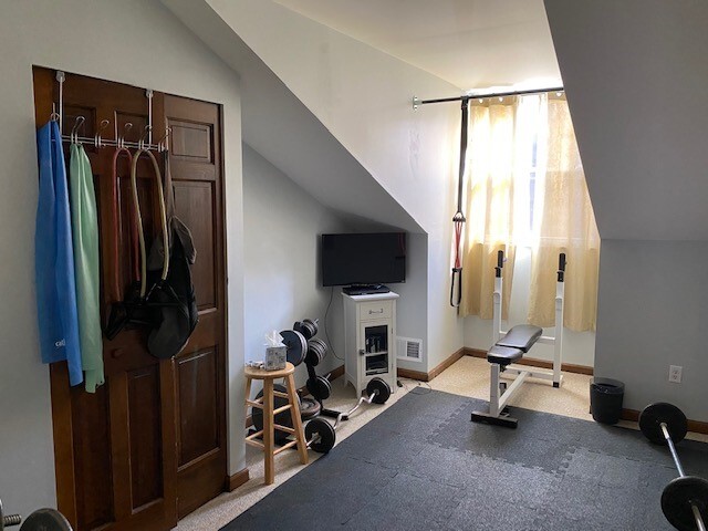 3rd Floor Bedroom - 3 Rickenbach St