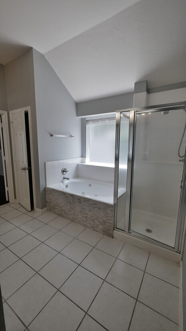 Building Photo - 10402 Indian Paintbrush Ln