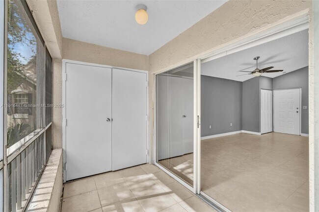 Building Photo - 2850 N Oakland Forest Dr