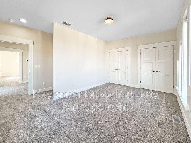 Building Photo - 849 E Joplin Ln