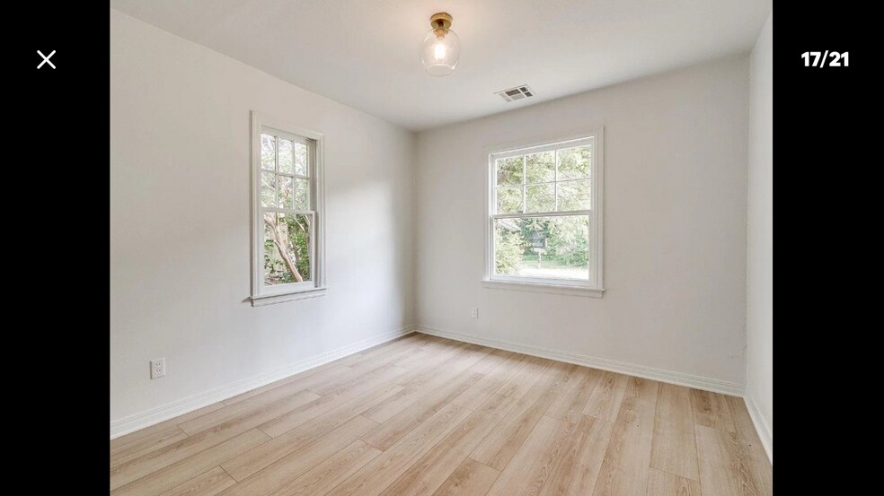 Building Photo - 121 W Himes St