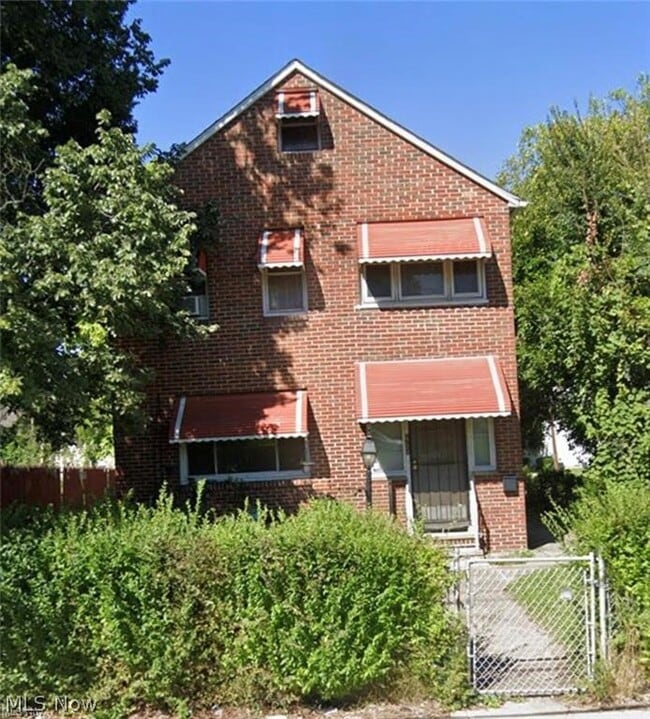 Building Photo - 2724 Woodhill Rd