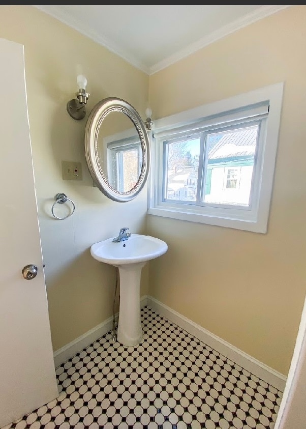 Building Photo - 15 Weston St