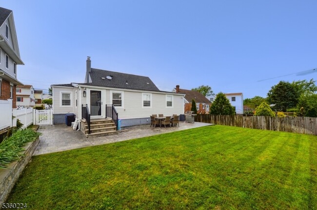 Building Photo - 54 Allan Dr