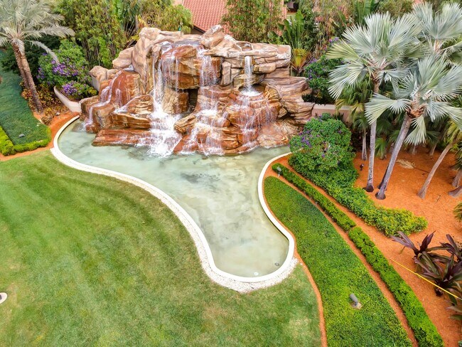 Building Photo - 7844 La Mirada Dr