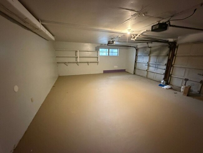 Building Photo - 1105 Timber Ln