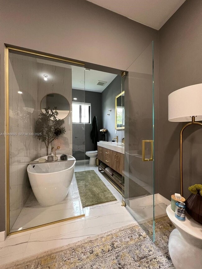 Building Photo - 2150 SW 46th Ct