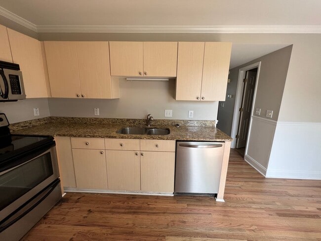 Building Photo - 2 bed / 2 bath townhome in Pelican Cove