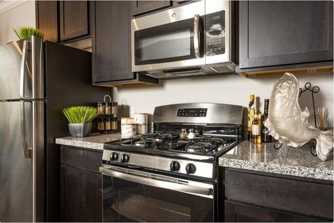 Building Photo - 9202 Portofino Wy