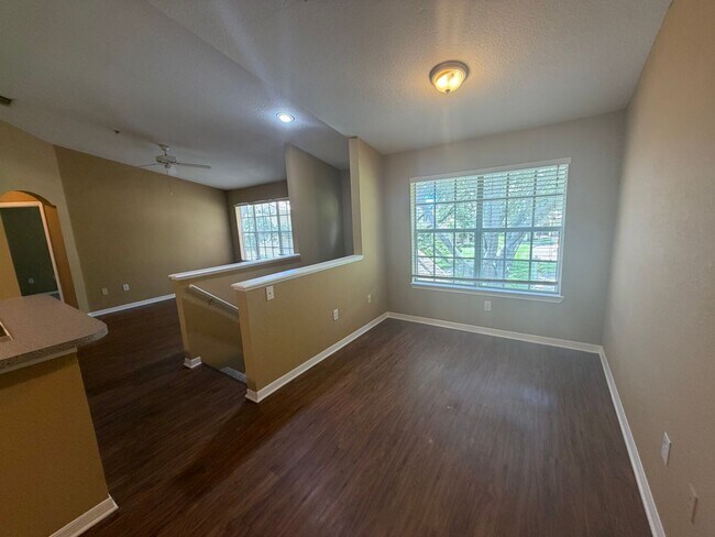 Building Photo - Beautiful 2 Bedroom Condo in Gated Crescent Place – Available Now!