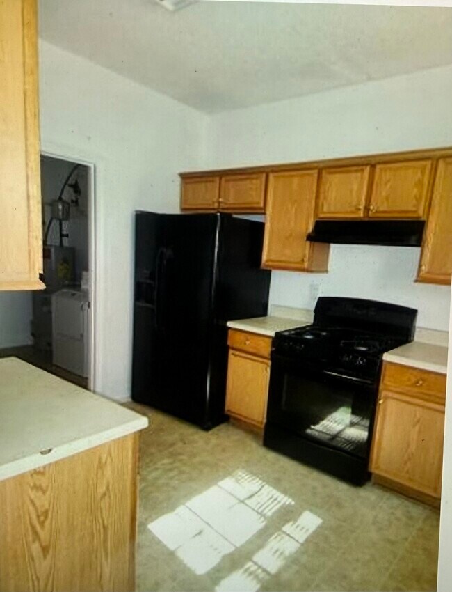 Building Photo - Move-In Ready Home Designed for Comfortable Family Living