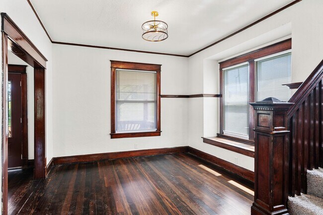 Building Photo - Charming 3-Bedroom Home with Spacious Layout and Bonus Utility Space