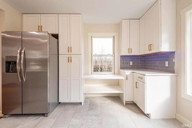 Building Photo - Complete Eastside Renovation - 4BR/4BA Large yard/Deck