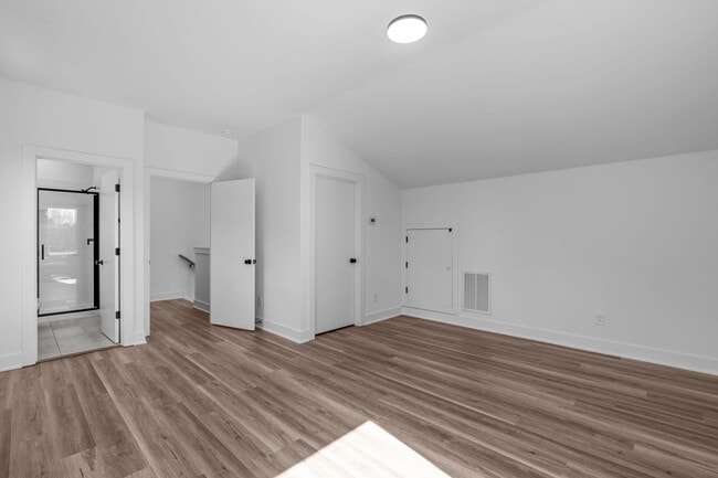 Building Photo - Luxurious Newly Built 3BD, 4BA Downtown Raleigh Townhome with Spacious Balcony and Natural Light ...
