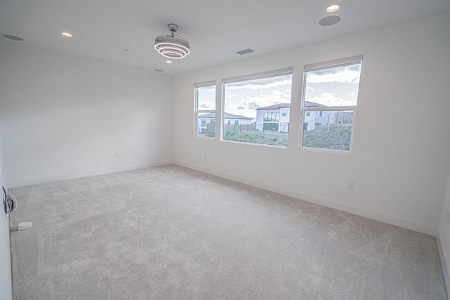 Building Photo - Luxury Smart Home with Green Belt Views in Tesoro Highlands!