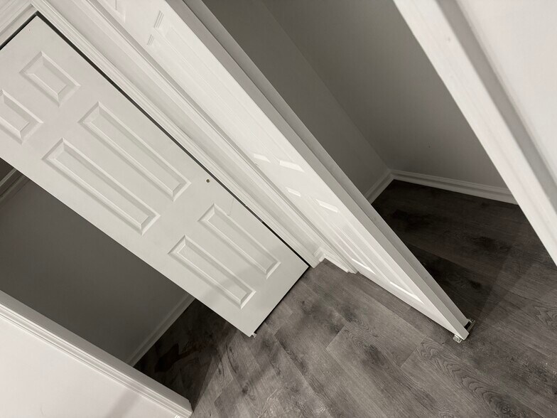 Closets - 48 1/2 3rd St