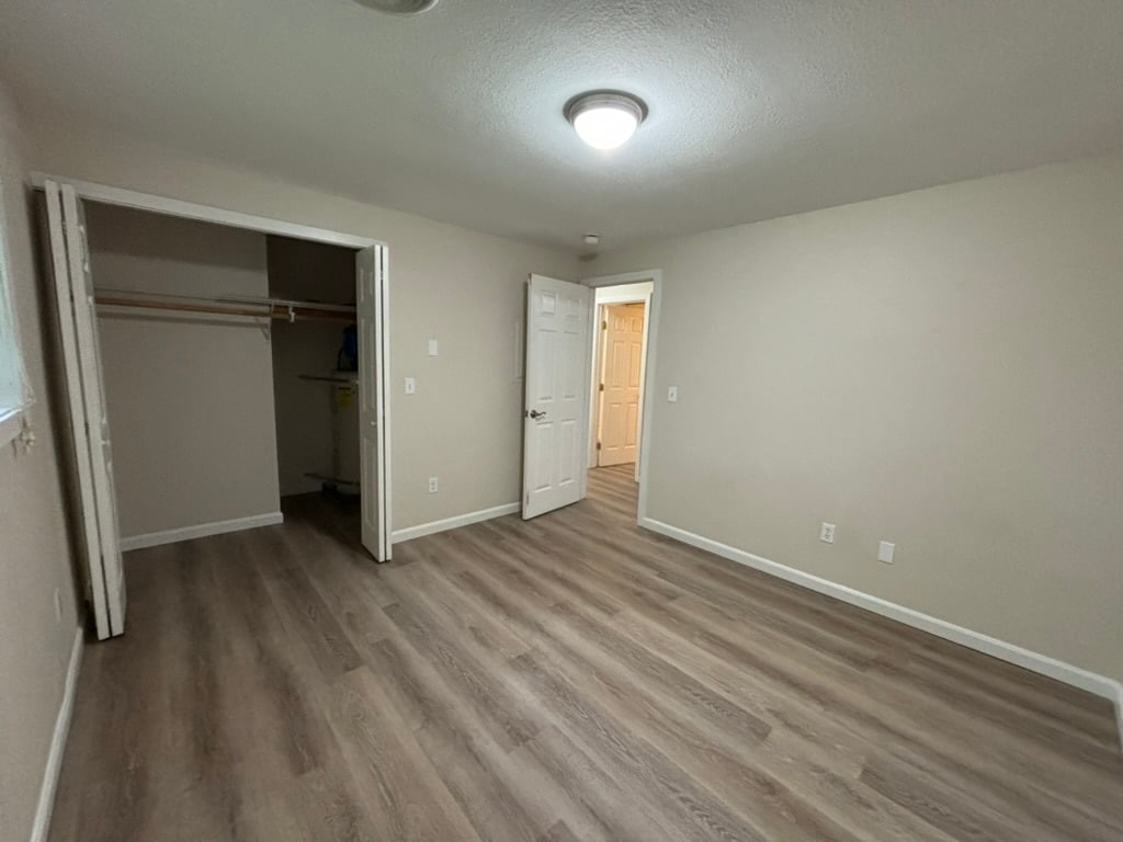 Main Bedroom - 9493 SE 55th Ave