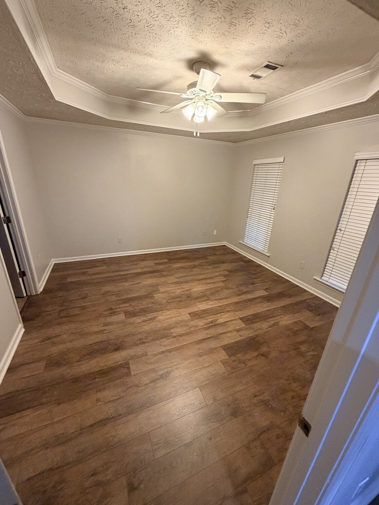 Building Photo - 37 Ridgeview Dr