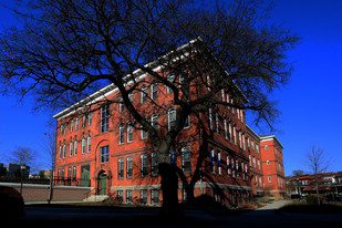 Building Photo - North Barclay Green