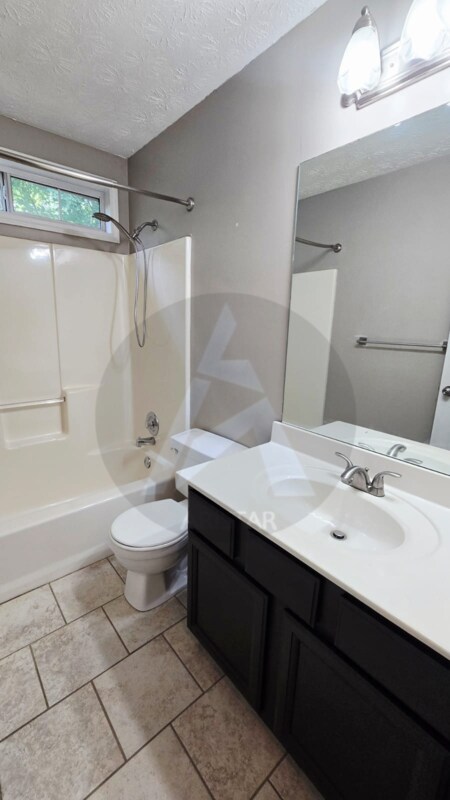 Building Photo - 45 Fallow Ln