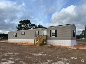 Building Photo - Country Living