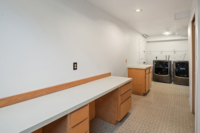 Building Photo - 18025 70th Pl W