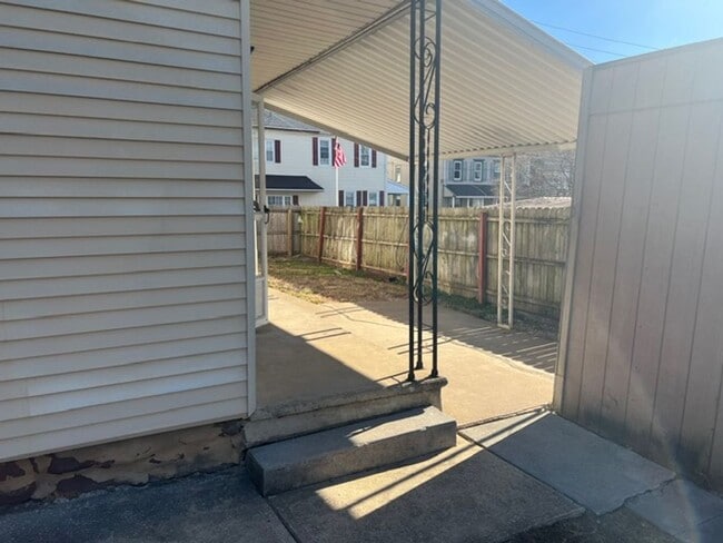 Building Photo - 127-129 N Catherine St