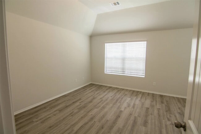 Building Photo - 17314 Cuthbert St