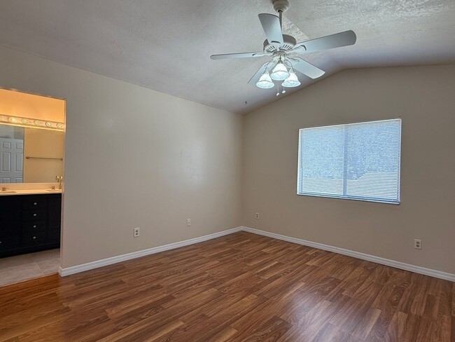 Building Photo - East Orlando Pool Home