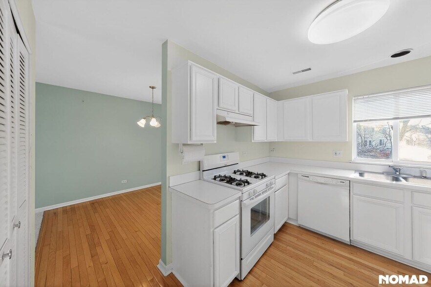 Building Photo - 992 Darla Ct