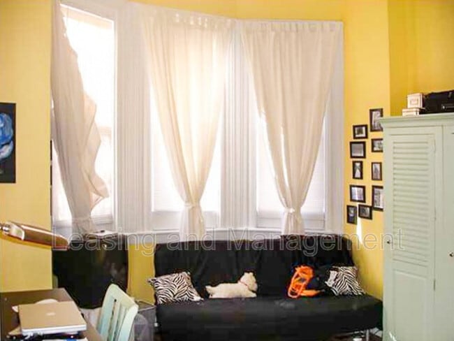 Building Photo - 120 Smith St