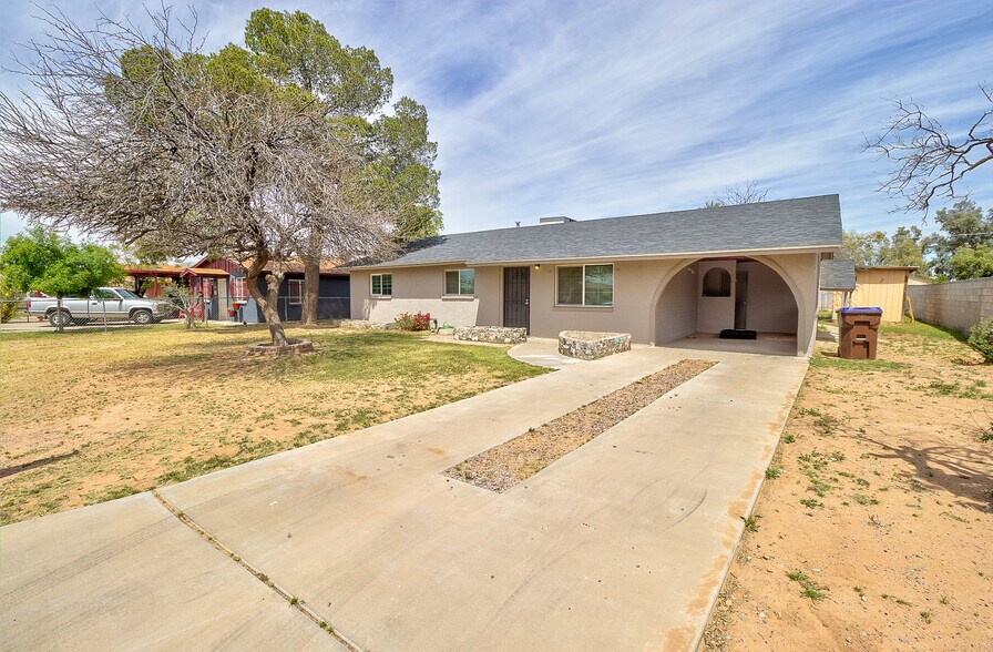 Building Photo - 334 W Harding Ave