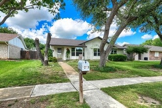 Building Photo - 1273 Valencia Ln