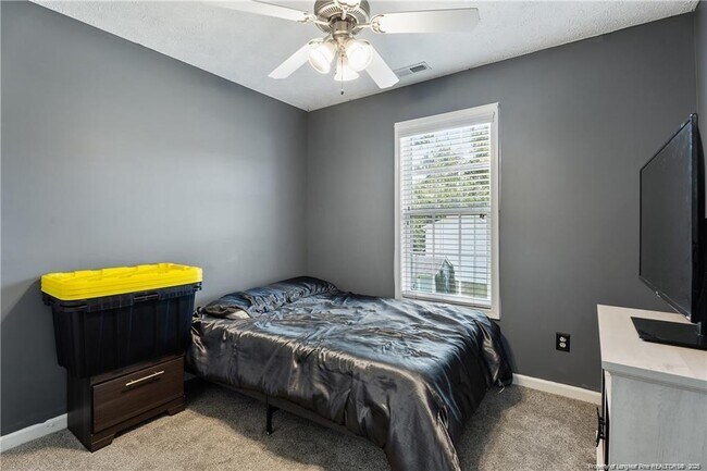 Building Photo - 717 Lenoir Dr