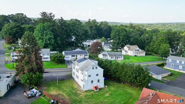 Building Photo - 383 Davis St