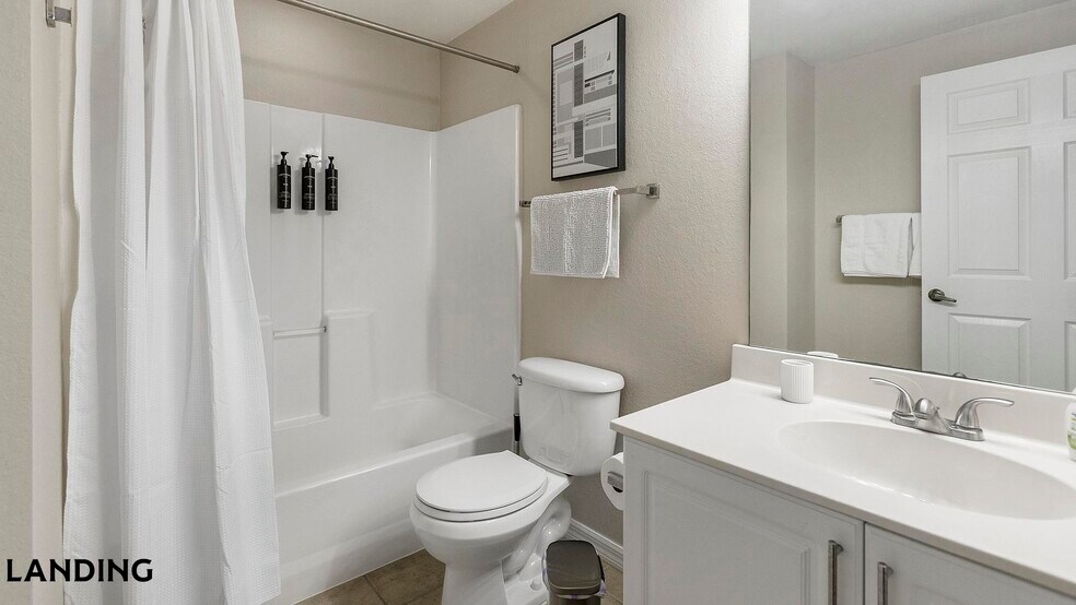 Building Photo - 3695 Island Club Dr