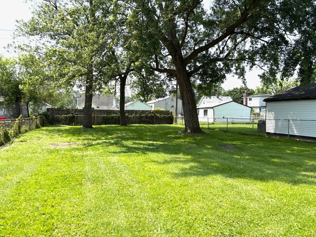Building Photo - 13832 Julius Ave