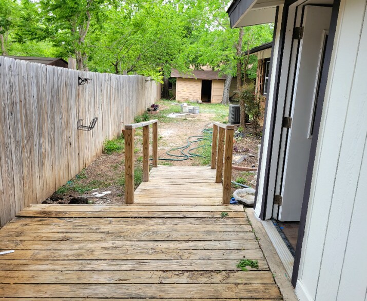 Building Photo - 4400 Hodgkins Rd