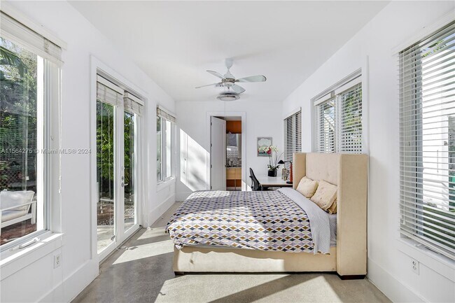 Building Photo - 696 NE 68th St